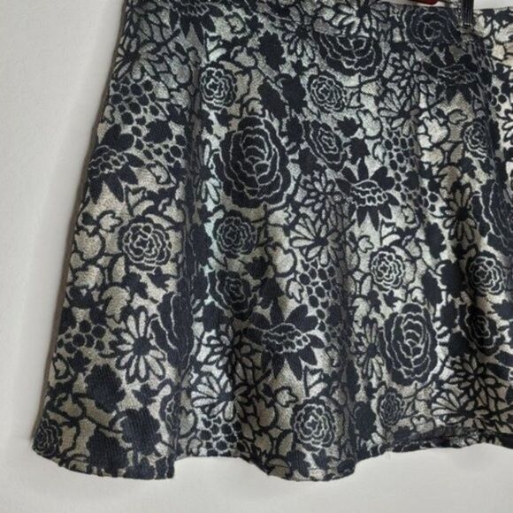 Forever 21+ 1X Black Gold Floral Skirt – Plus Size Skater Silhouette - Picture 7 of 12
